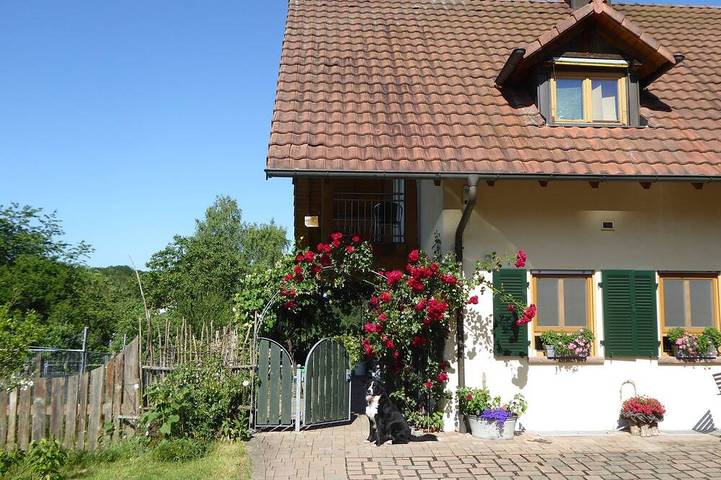Ferienwohnung für 2 Personen, mit Pool und Garten
