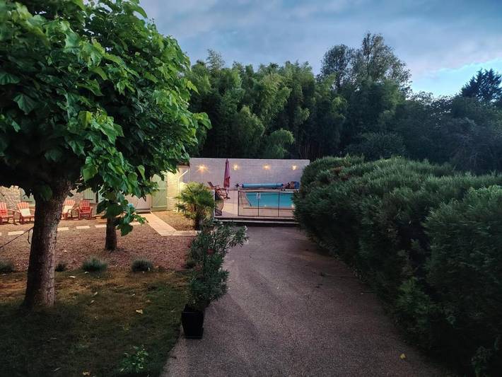 Location de vacances pour 4 personnes, avec Terrasse et Jardin ainsi que Piscine et Vue à Bellerive-sur-Allier - 4