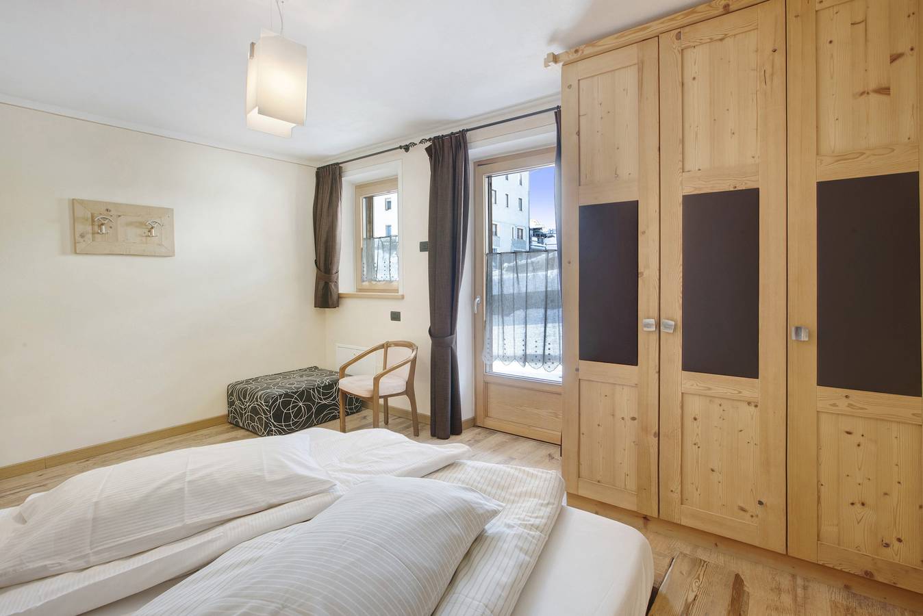 Apartamento inteiro, "Appartamento 1 Deluxe - Alpen Suite" com Vista de Montanha, Jardim & Wi-Fi in Livigno (Town), Livigno