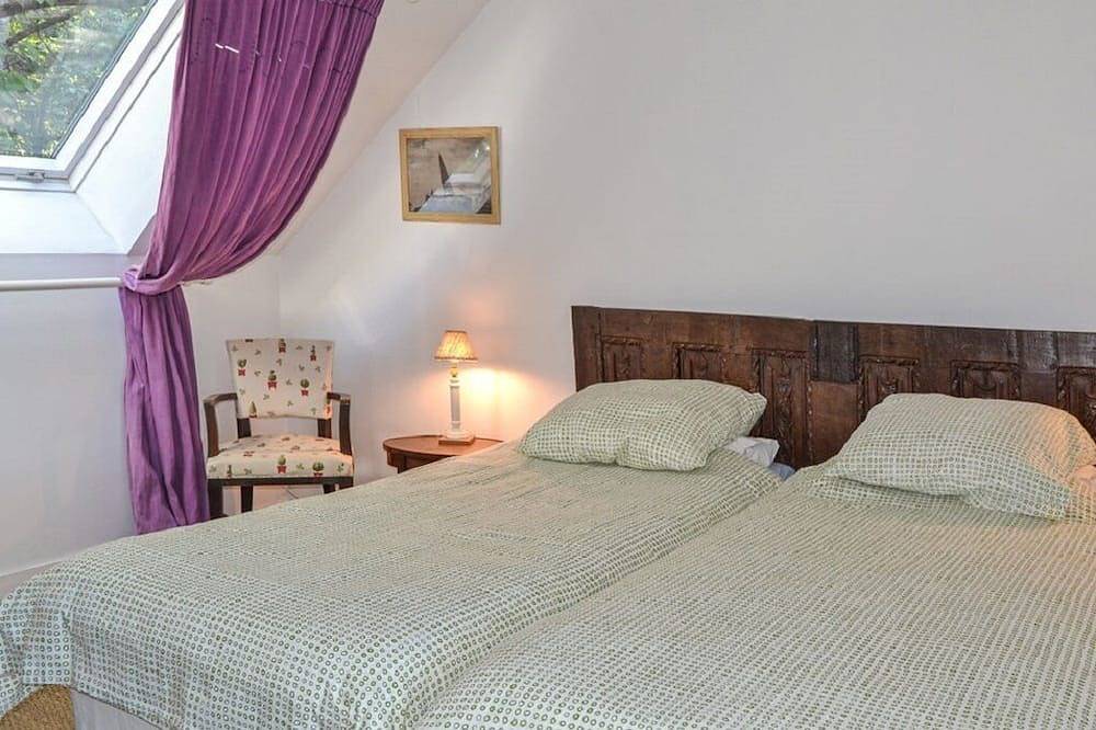 Charming house in the middle of greenery in Domfront-en-Champagne, Sarthe