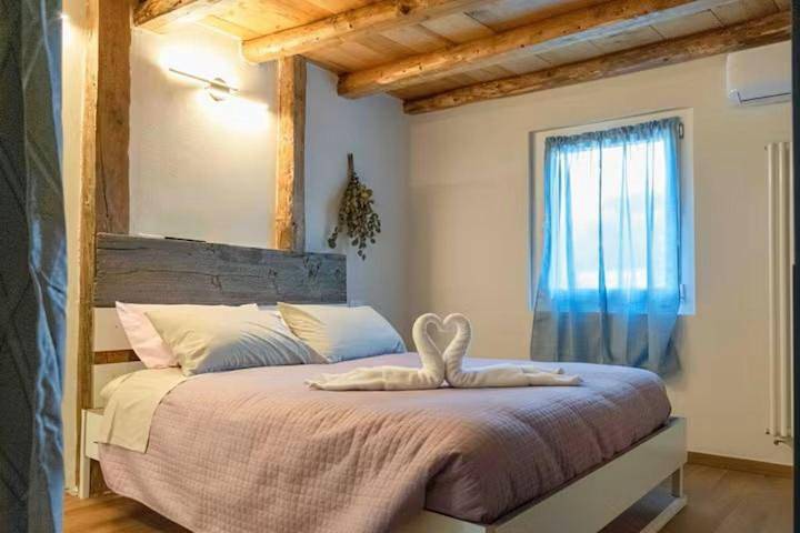 Location de vacances pour 2 personnes, avec jardin ainsi que sauna et vue, animaux acceptés à Santa Giustina