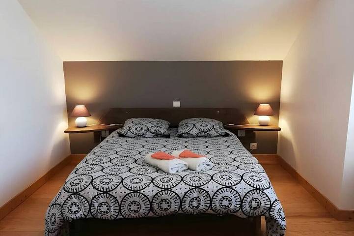 Location de vacances pour 2 personnes, avec piscine et jardin à Nauviale - 2