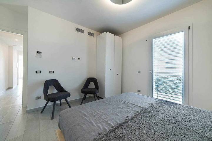 Entire apartment, Residence San Marco-moderno with pool, Wi-Fi in Lazise, Garda Mountains