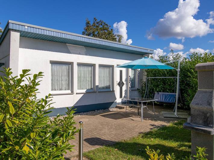 Bungalow für 2 Personen, mit Terrasse und Garten in Barth