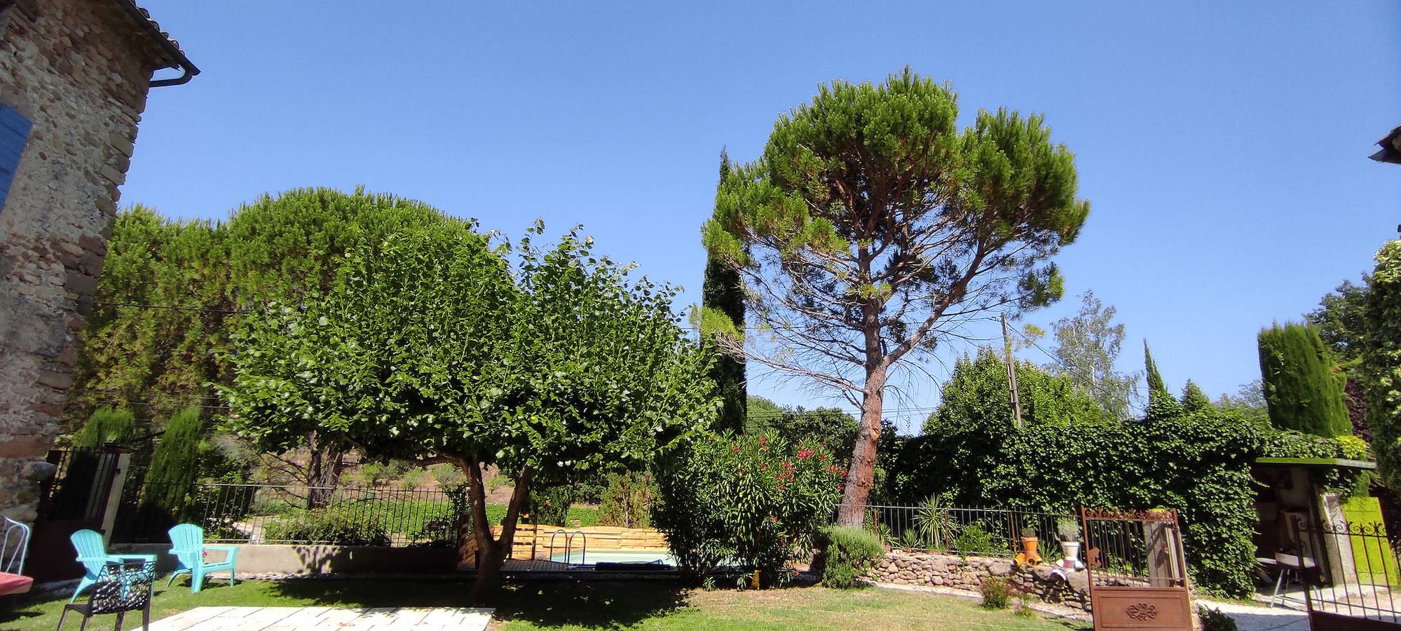 Villa 'Le Mas' avec vue sur la montagne, piscine privée et Wi-Fi in Entrechaux, Parc naturel régional du Mont-Ventoux