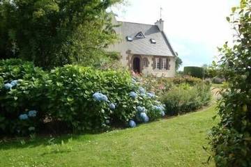 Gîte pour 6 personnes, avec jardin et terrasse à Kerfot