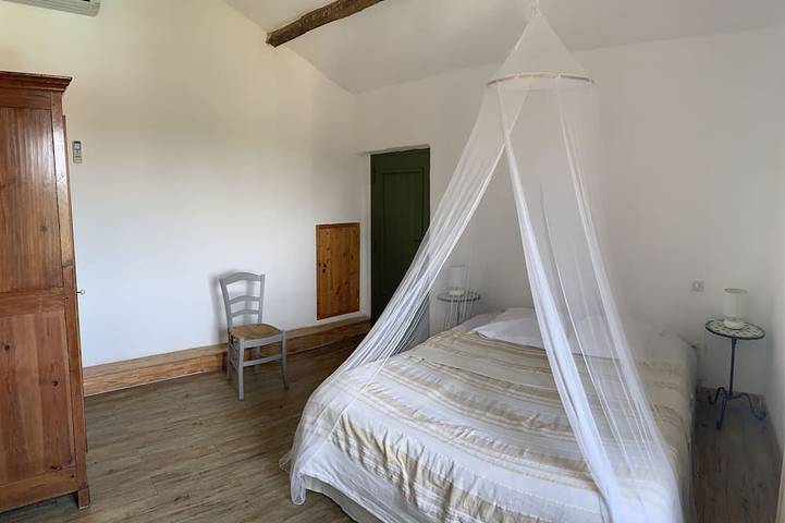 Location de vacances pour 8 personnes, avec jardin et terrasse à Le Pin - 4