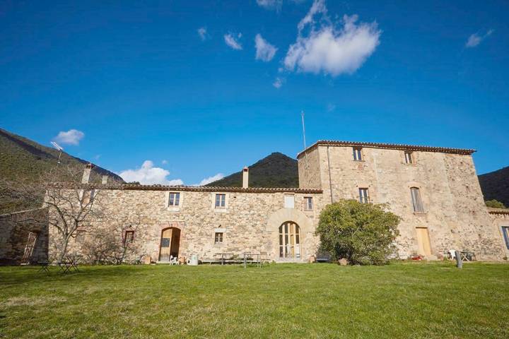 Casa rural para 22 personas, con jardín y vistas, Se admiten mascotas en Parque natural del Montseny