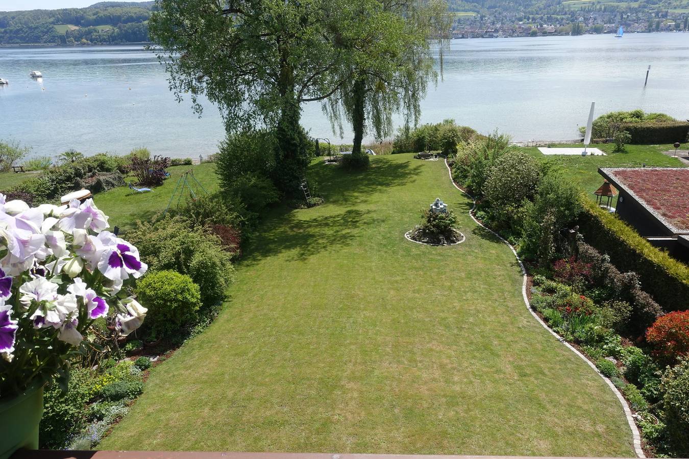 Haus am Bodensee - 4-Zimmer-Ferienhaus, Terrasse/Balkone direkt am See, 130 qm in Gaienhofen, Untersee