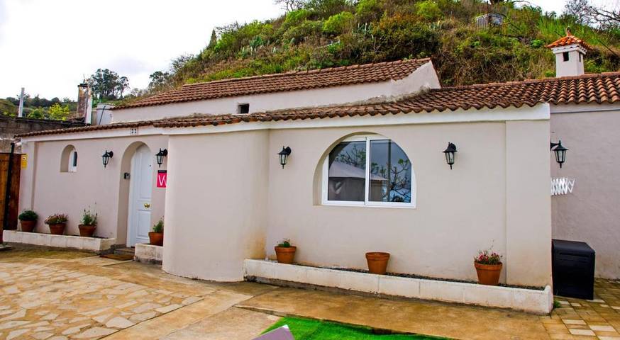 Casa rural para 4 personas, con Balcón y Terraza además de Jardín y Piscina para niños en Moya - 3