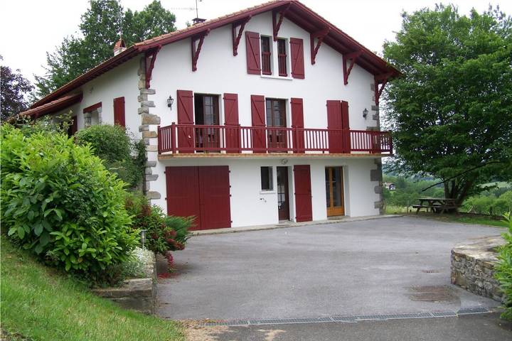 Casa de huéspedes para 4 personas, con jardín además de terraza y vistas - 1