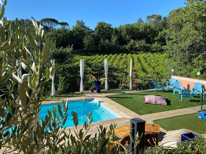 Chambre d’hôte pour 6 personnes, avec Terrasse ainsi que Jardin et Piscine dans le Var