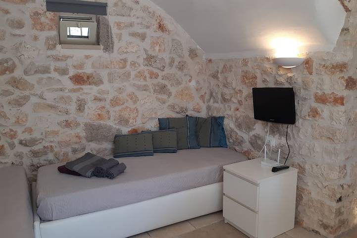 Antico Trullo Ulmo con piscina privata in Ceglie Messapica, Salento