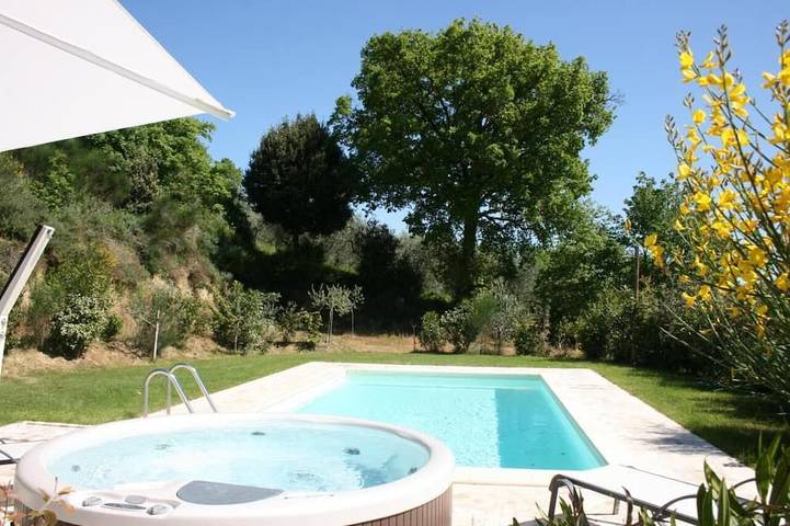 Agriturismo voor 4 personen, met whirlpool en tuin in Montepulciano