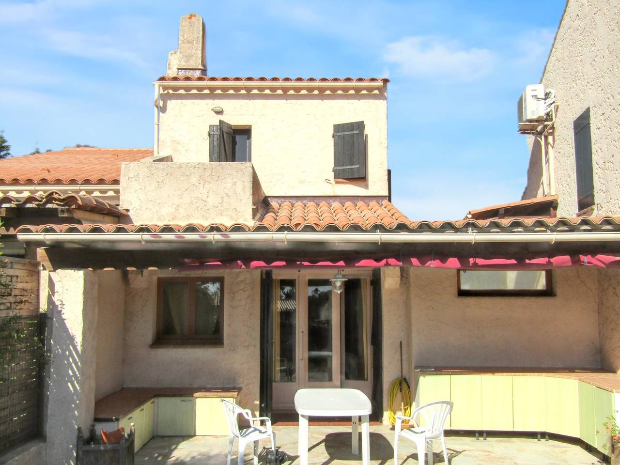 Casa acogedora en Calcatoggio con jardín vallado. in Tiuccia, Calcatoggio