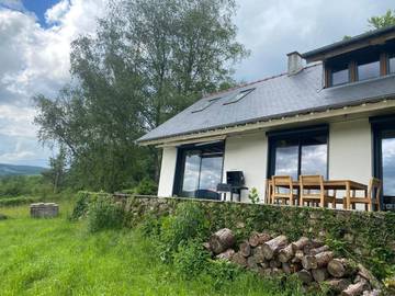 Gîte pour 6 personnes, avec vue et jardin à Brassy