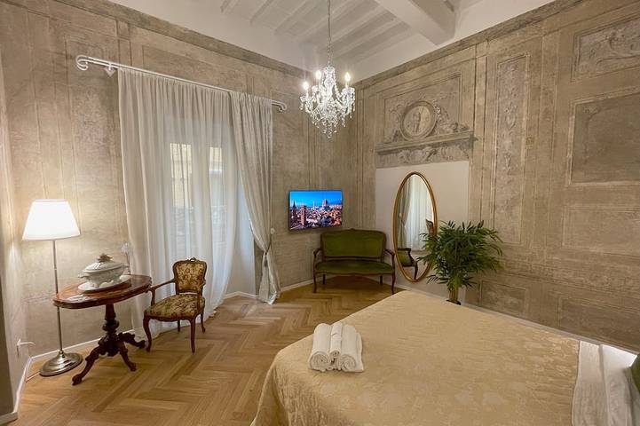 Appartement entier, La Dimora dei Tintori, elegant apartment in the center of Prato in Prato, Province de Prato