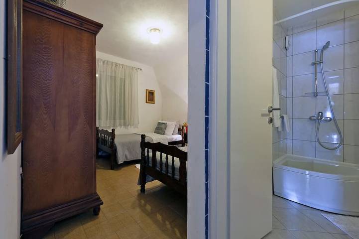 Appartement entier, 5 min à pied de la plage, Wi-Fi, climatisation, parking, conviviale et familiale in Meljine (Herceg Novi), Bay of Kotor
