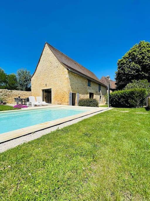 Chalet para 8 personas, con jardín y piscina - 1