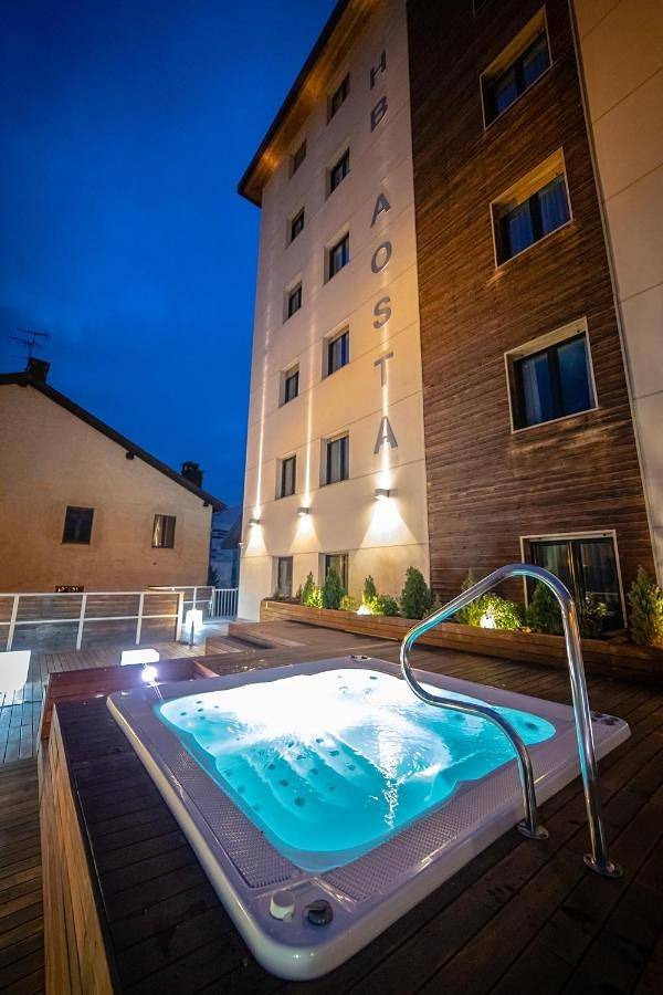 Apartamento para 2 personas, con jacuzzi y terraza en Aosta