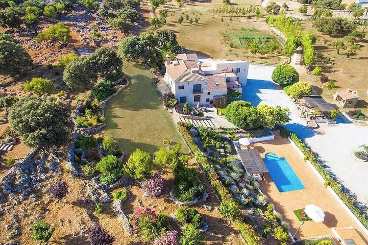 Holiday home for 14 people, with pool and garden as well as balcony, with pets - 1