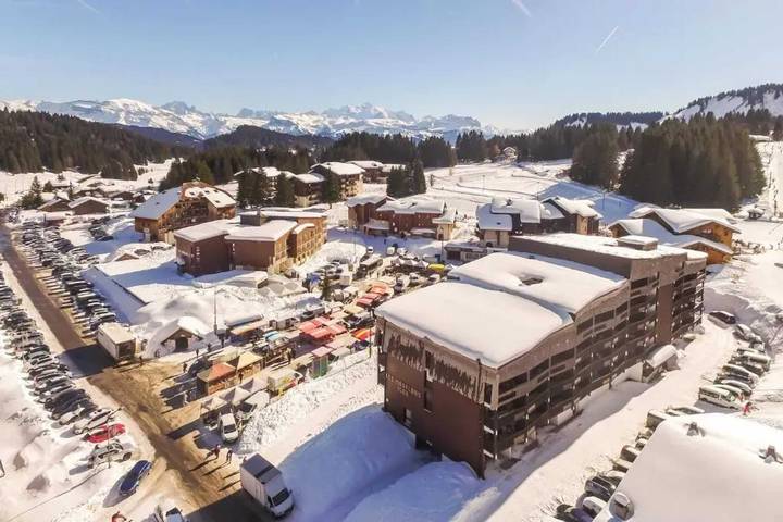 Gîte pour 6 personnes, avec terrasse à Praz de Lys - 2