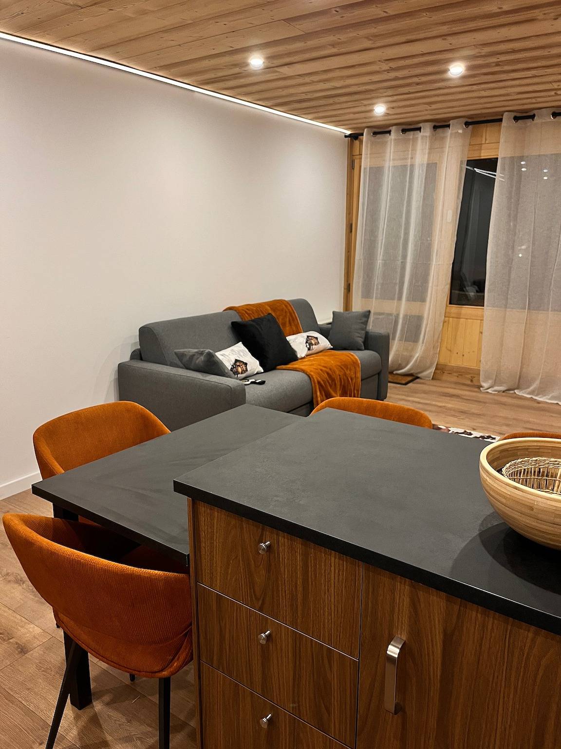 Entire studio, Charming Studio at the Foot of Jandri with Mountain View and Balcony in Mont-de-Lans, Les Deux Alpes