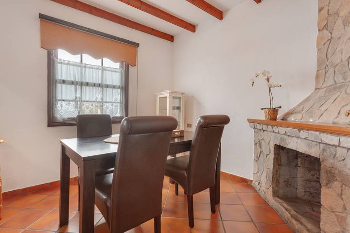Hel lägenhet, Holiday Apartment 'La Casa De Vilaflor' with Mountain Views and Wi-Fi in Vilaflor, Teneriffa södra