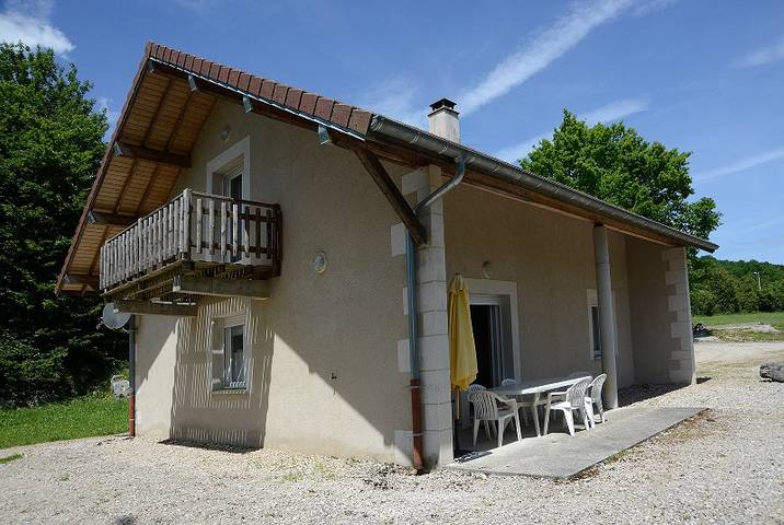 Gîte pour 6 personnes, avec Terrasse et Jardin ainsi que Piscine et Vue à Chambéria