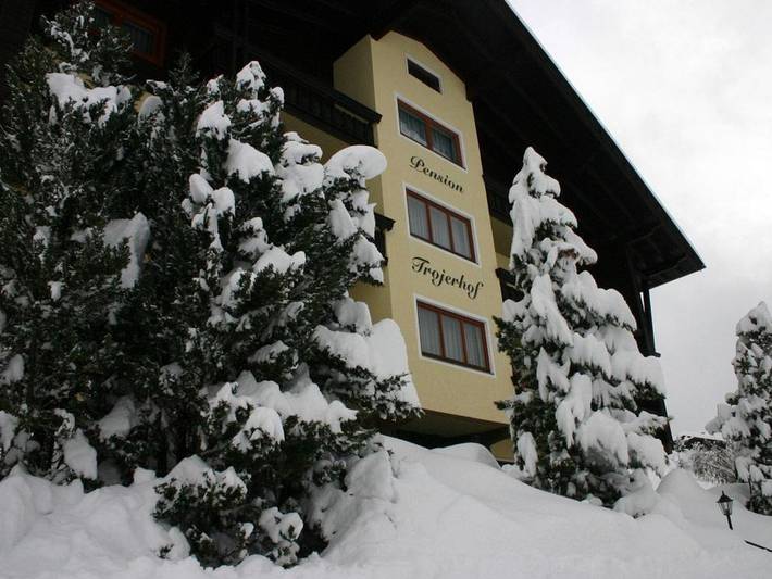 Ferienwohnung, mit Balkon und Terrasse sowie Garten und Sauna in Heiligenblut
