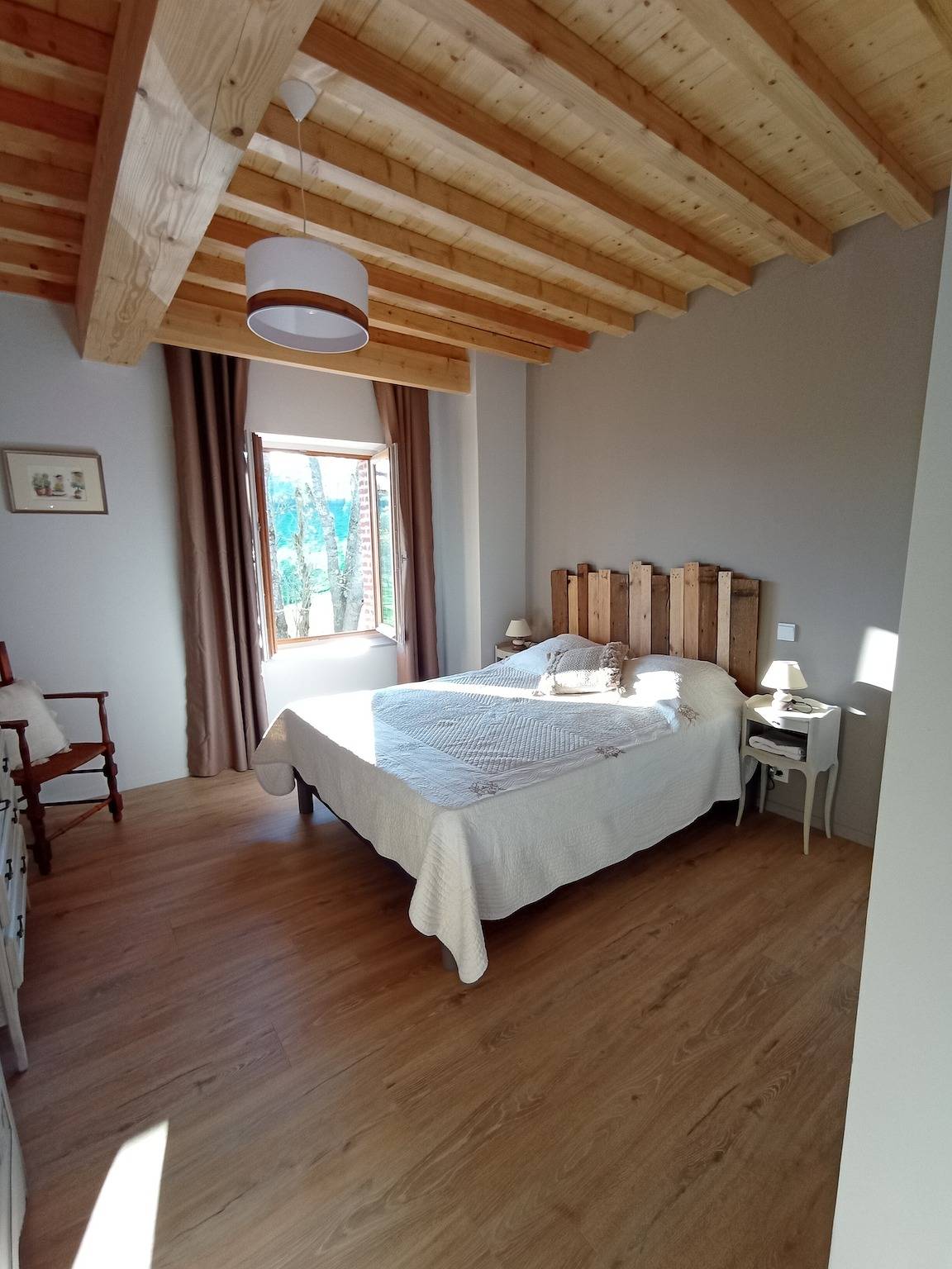 Bed & Breakfast 'Chambre Rotin' met gedeeld zwembad, terras en tuin, foto 12
