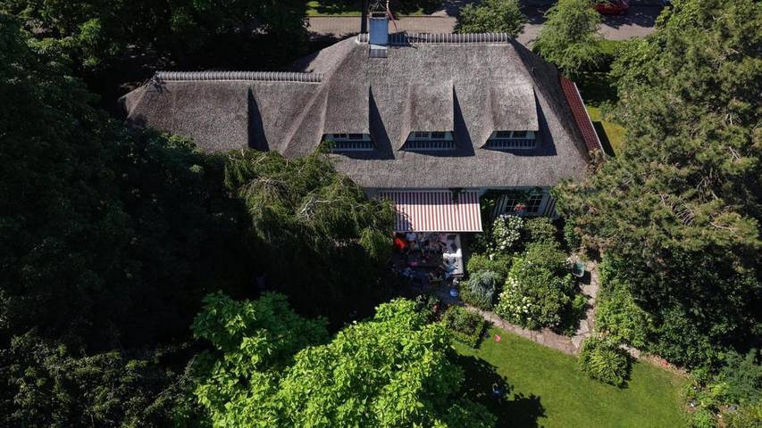 Vakantiewoning voor 4 personen, with Whirlpool and Terras as well as Tuin and Sauna in Oss