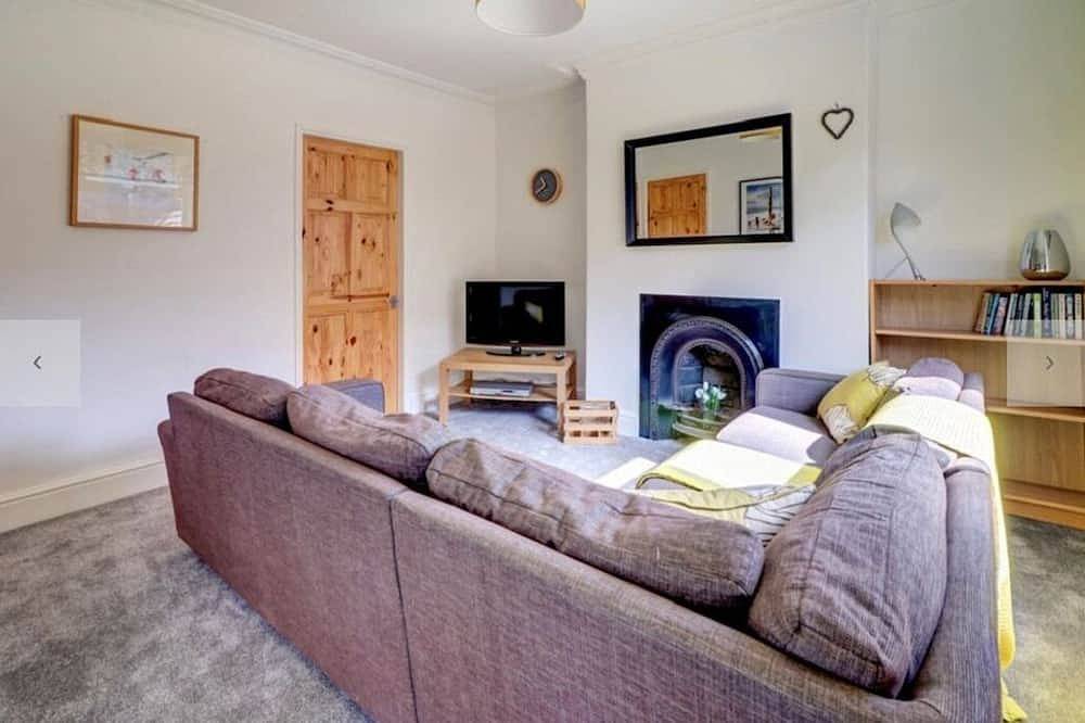 Rainbow Cottage - A home from home in the heart of Whitby in Whitby, North York Moors National Park
