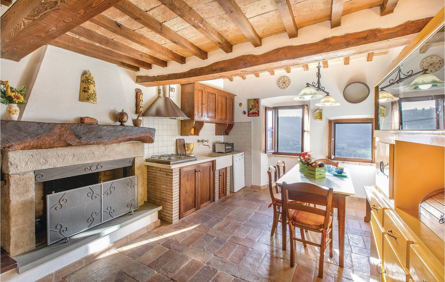 Entire holiday apartment, Baschi City Center Apartment with Baby Bed. in Baschi, Terni Province