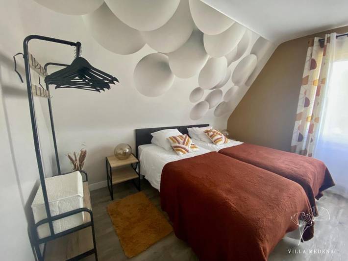 Gîte pour 6 personnes, avec Jacuzzi ainsi que Terrasse et Vue dans La Bazoge-Montpinçon
