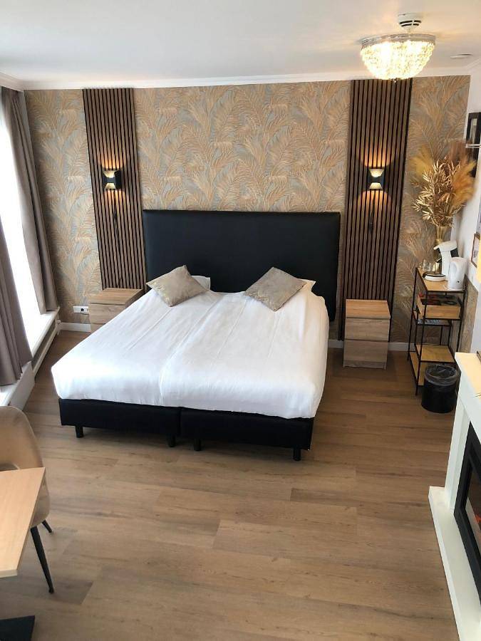 Hotel de Keizerskroon Hoorn in Hoorn, Markermeer