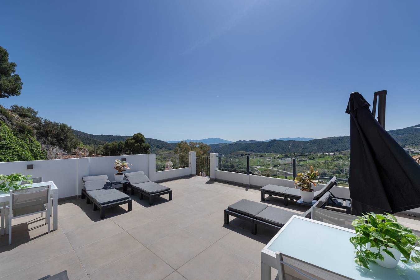 Zimmer Luna mit Doppel-Whirlpool-Badewanne in Carratraca, Málaga Provinz