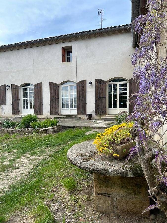 Maison d’hôte pour 6 personnes, avec Jacuzzi et Terrasse ainsi que Jardin et Vue