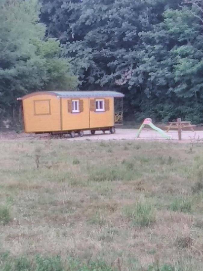 Tente pour 4 personnes, avec jardin et vue dans l' Ain - 3