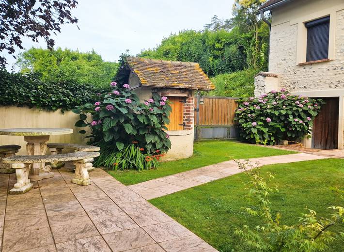 Location de vacances pour 4 personnes, avec Terrasse à Sainte-Geneviève-lès-Gasny