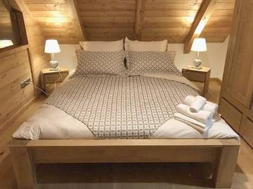 Chalet pour 8 personnes, avec vue ainsi que jardin et sauna dans Auron