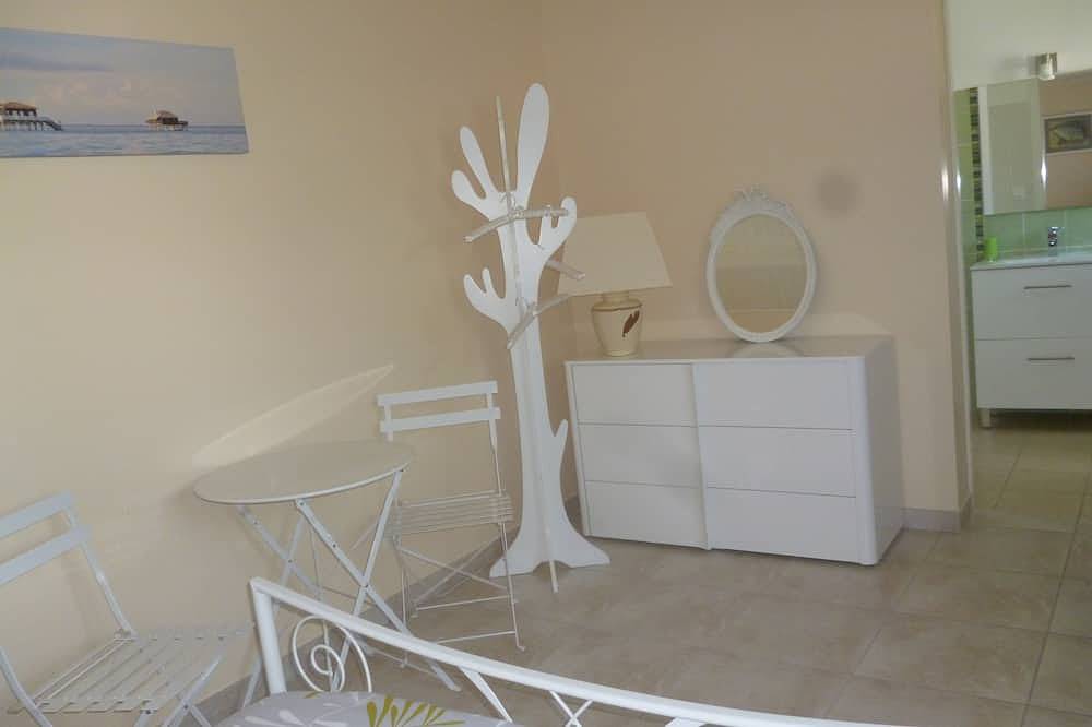 Pretty independent bedroom in Taussat, Lanton