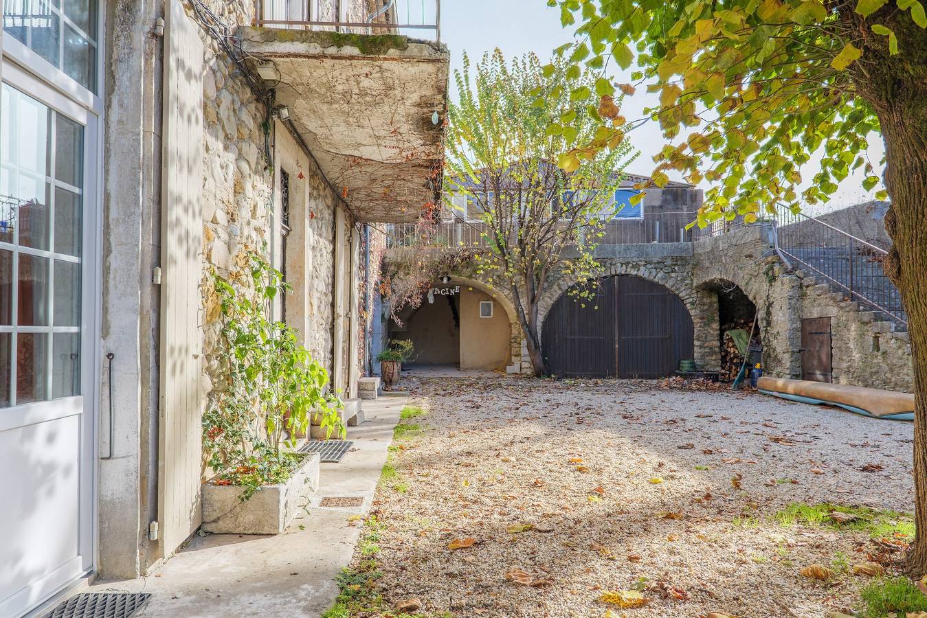 Apartamento “Gîte Vincent” con vistas a la montaña, piscina privada y Wi-Fi in Vallon-Pont-d'Arc, Gorges de l’Ardèche