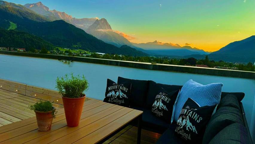 Ferienwohnung für 6 Personen, mit Terrasse und Pool sowie Sauna und Ausblick