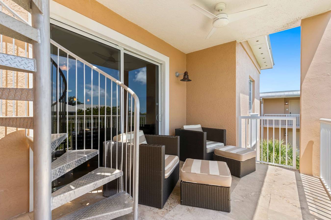 Entire apartment, Two Bedroom Residence with Balcony in Key West, Lower Keys