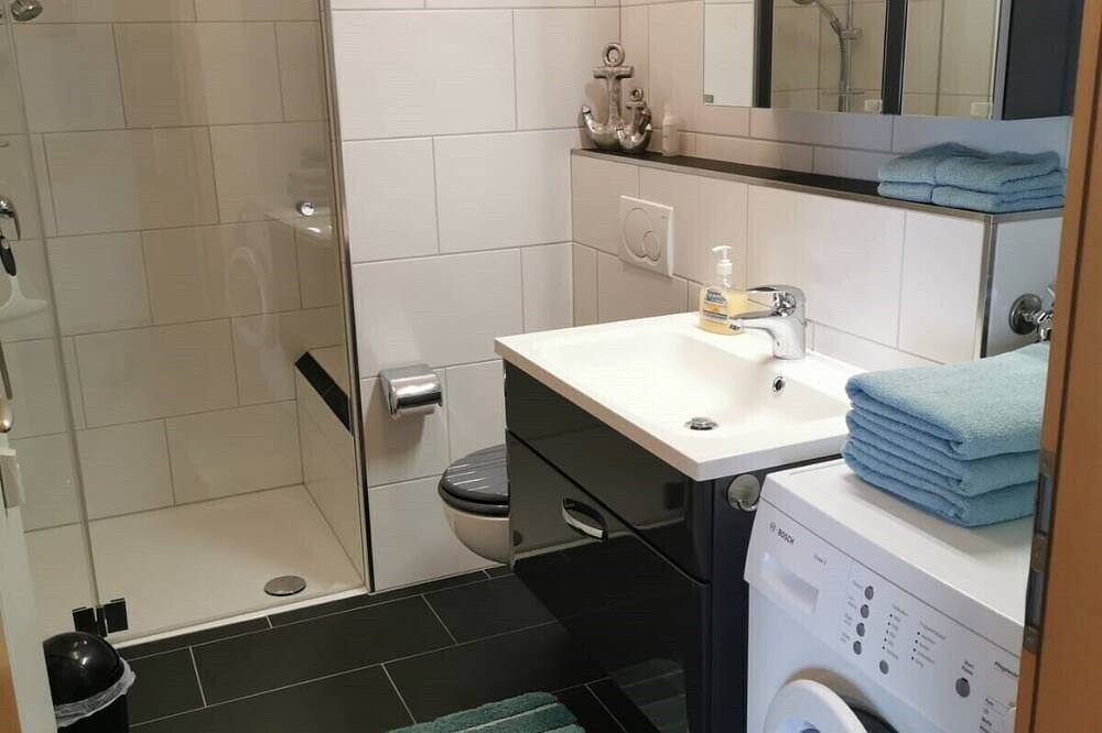 Ganze Wohnung, Moderne Ferienwohnung in ruhiger Lage, ca. 8 km vom Bodensee in Steißlingen, Landkreis Konstanz