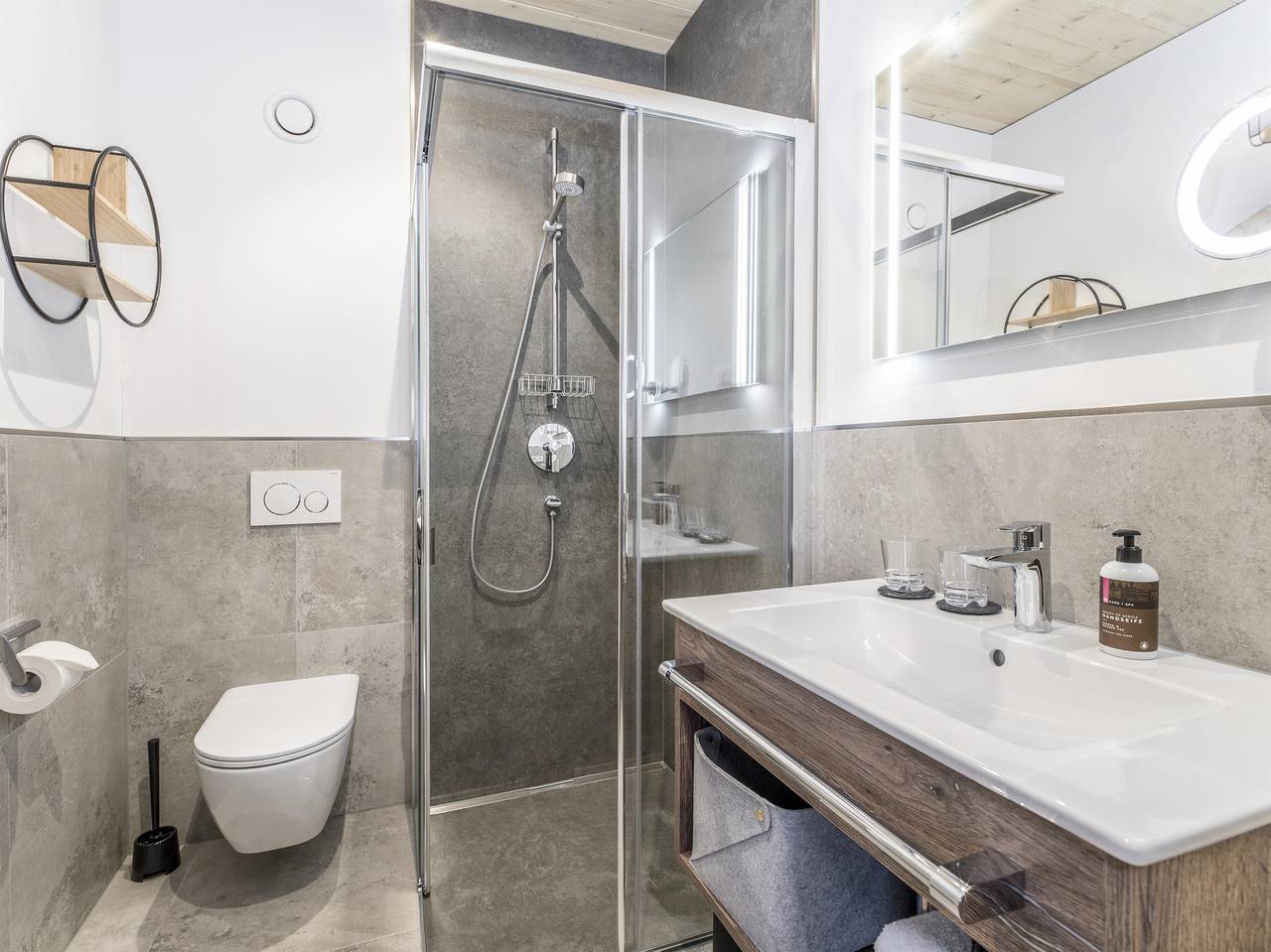 Geheel vakantieappartement, Appartement, douche, Wc, begane grond in Fieberbrunn, Bezirk Kitzbühel (stad)