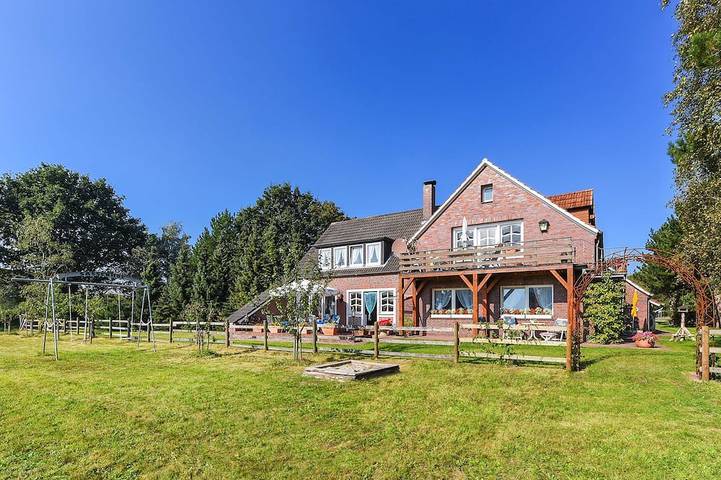 Ferienwohnung für 6 Personen, mit Terrasse und Garten in Dunum