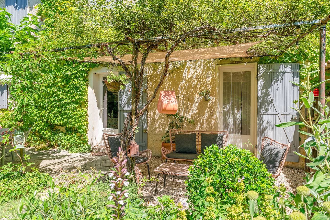 Holiday Home 'Jardin' with Shared Pool, Private Terrace and Wi-Fi in L'Isle-sur-la-Sorgue, Vaucluse
