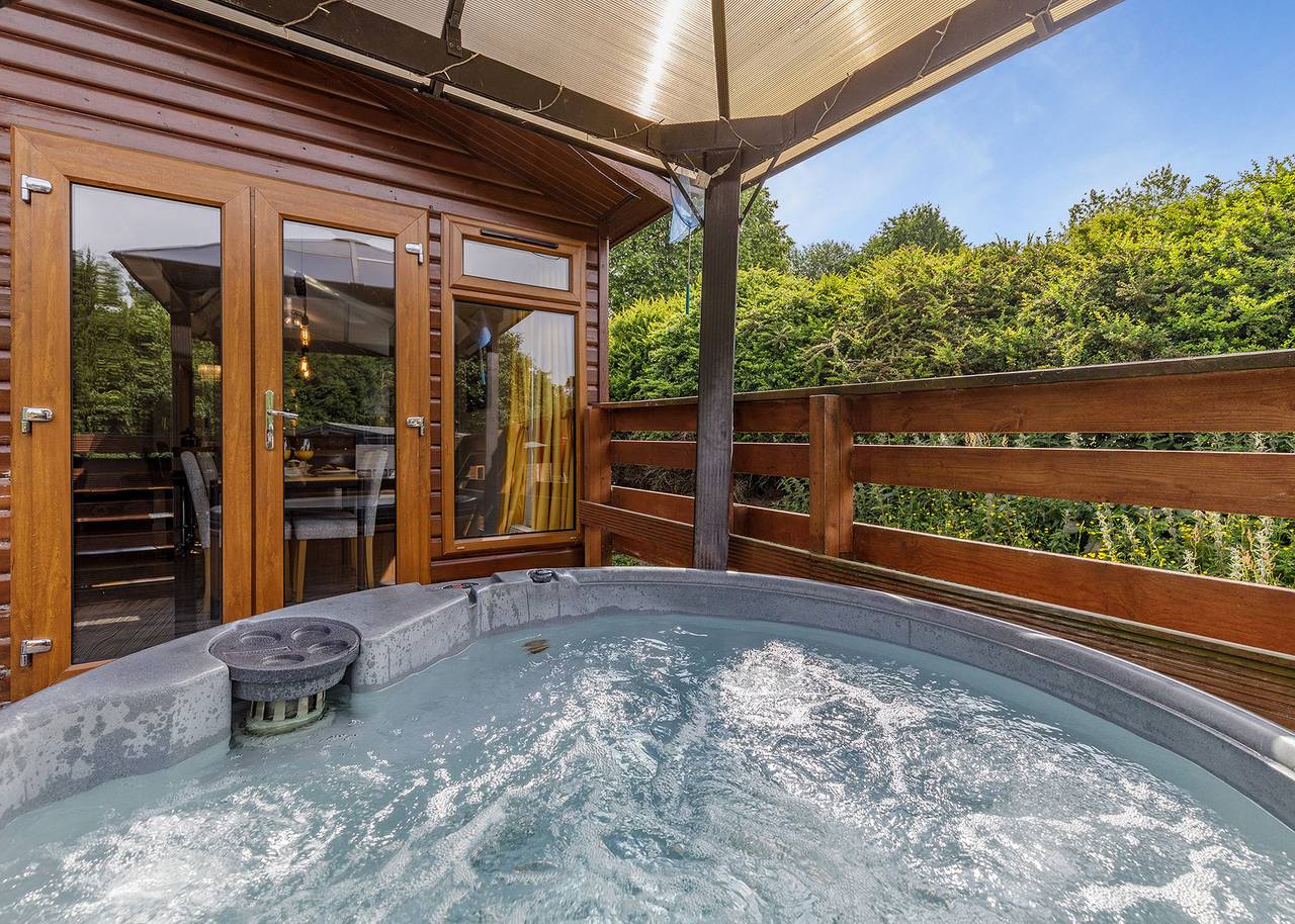 Bakewell Deluxe Lodge Pet Friendly in Staffordshire
